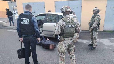 У Вінниці затримали угрупування, яке ошукало агрофірми на мільйони гривень У Вінниці затримали угрупування, яке ошукало агрофірми на мільйони гривень