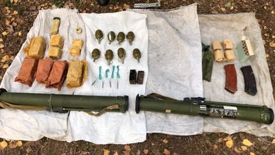 Рівненщина: СБУ знайшла схрон зброї й вибухівки біля кордону з Білоруссю