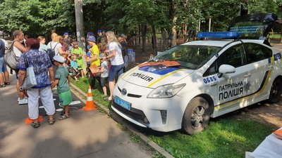 У херсонському парку патрульна поліція провела акцію "Безпечне літо" У херсонському парку патрульна поліція провела акцію "Безпечне літо"