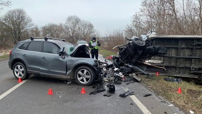 Через лобове зіткнення автомобілів на Львівщині загинули троє людей Через лобове зіткнення автомобілів на Львівщині загинули троє людей