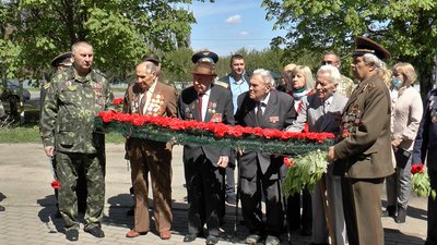 Вшанування загиблих на алеї Слави