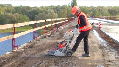 Як проходить ремонт найдовшого на Вінниччині мосту Як проходить ремонт найдовшого на Вінниччині мосту