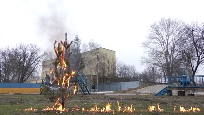 Як діяти, якщо ваша ялинка зайнялася: поради черкаських рятувальників Як діяти, якщо ваша ялинка зайнялася: поради черкаських рятувальників