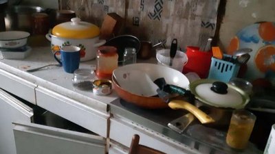 У Херсоні мати покинула двох дітей, яких поліцейські передали на виховання дідусю У Херсоні мати покинула двох дітей, яких поліцейські передали на виховання дідусю