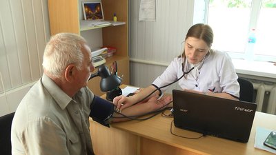 На Хмельниччині працює виїзна медична бригада: куди виїжджають і чому