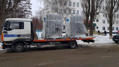 У п'яту лікарню в Сумах привезли два нових кріоциліндри (ФОТО)