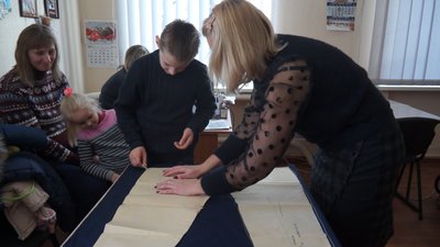 "Зношують зі швидкістю світла": на Донеччині шиють речі для дітей з інвалідністю "Зношують зі швидкістю світла": на Донеччині шиють речі для дітей з інвалідністю