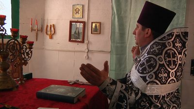 Священник з Житомирщини розповів, як суміщає роботу електрика та служіння в церкві