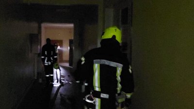 В Івано-Франківську горів гуртожиток. Рятувальники евакуювали приблизно 350 студентів В Івано-Франківську горів гуртожиток. Рятувальники евакуювали приблизно 350 студентів