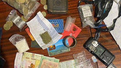 На Тернопільщині чоловік продавав наркотики із СІЗО На Тернопільщині чоловік продавав наркотики із СІЗО