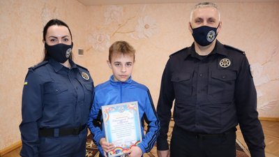 У Житомирі нагородили переможців конкурсу дитячих малюнків "Служба судової охорони очима дітей"