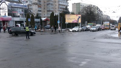 Що означають жести регулювальника: пояснення рівненського патрульного Що означають жести регулювальника: пояснення рівненського патрульного
