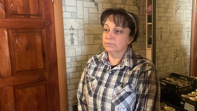 “Як для свого сина”. Жителька Дніпропетровщини готує для військових