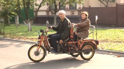 Власноруч створює мопеди. Пенсіонер Олександр Баканов. СУСПІЛЬНЕ | ЛЮДИ