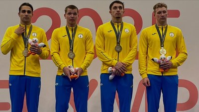 Плавці збірної України на вершині п'єдесталу літніх Дефлімпійських ігор-2025