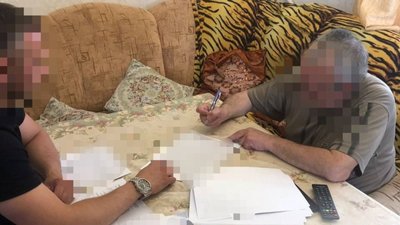 Привласнив бюджетні гроші під час ремонту лікарні: на Київщині викрили директора підприємства