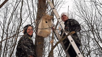 До Міжнародного дня лісів черкаські школярі розвішували шпаківні До Міжнародного дня лісів черкаські школярі розвішували шпаківні