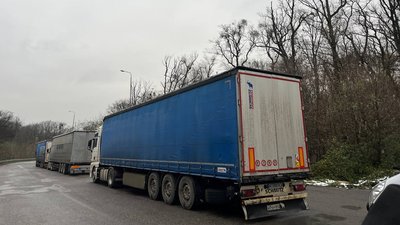 Відновлення блокування пункту пропуску "Вишнє Нємецьке — Ужгород": яка ситуація на кордоні зі Словаччиною