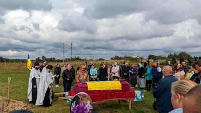 На Чернігівщині попрощалися із захисником, який загинув від ракетного удару
