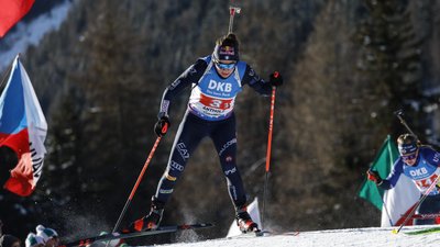 Доротея Вірер під час гонки Кубка світу з біатлону