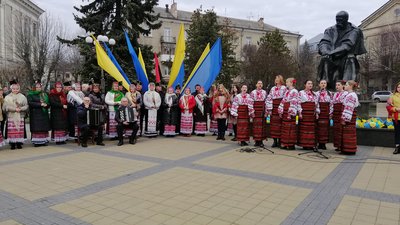 Панахидою і покладанням квітів вшанували Шевченка в Тернополі