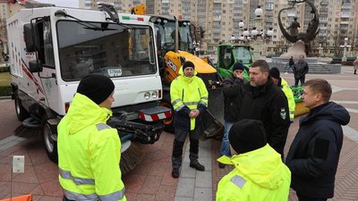 Комунальники Ірпеня отримали нову спецтехніку — Маркушин Комунальники Ірпеня отримали нову спецтехніку — Маркушин