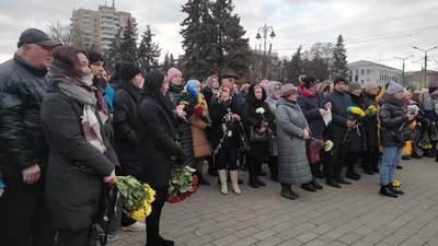 Лучани прощаються із загиблим у бою під Лисичанськом військовим Лучани прощаються із загиблим у бою під Лисичанськом військовим