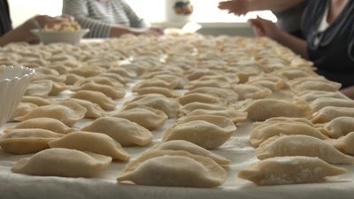 На Львівщині у селі Лугове діє волонтерська кухня: як вона працює На Львівщині у селі Лугове діє волонтерська кухня: як вона працює