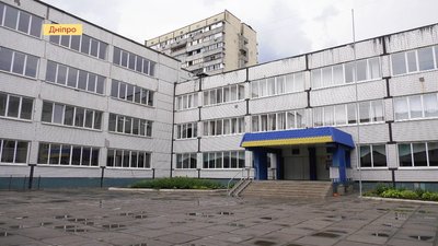Позмінне навчання, маски на перервах та дистанція Позмінне навчання, маски на перервах та дистанція