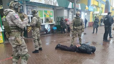 Гроші або розправа: у Вінниці затримали чоловіка, який вимагав неіснуючий борг Гроші або розправа: у Вінниці затримали чоловіка, який вимагав неіснуючий борг