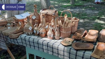 Реконструкція побуту та їжі козаків 17 століття: на Сумщині стартував фестиваль "Козацький родослав" Реконструкція побуту та їжі козаків 17 століття: на Сумщині стартував фестиваль "Козацький родослав"