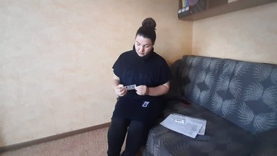 "Це безпека". На Луганщині родини отримали спеціальні рятівні бирки для дітей "Це безпека". На Луганщині родини отримали спеціальні рятівні бирки для дітей