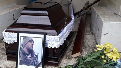 У громадах на Тернопільщині прощаються із трьома загиблими бійцями У громадах на Тернопільщині прощаються із трьома загиблими бійцями