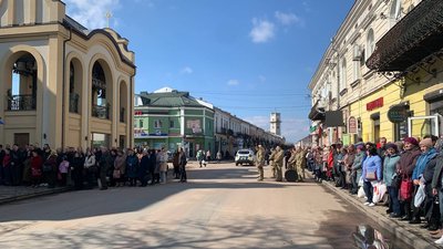 У Коломиї на Франківщині попрощалися з загиблими бійцями Олександром Ганущаком та Андрієм Чемерисом У Коломиї на Франківщині попрощалися з загиблими бійцями Олександром Ганущаком та Андрієм Чемерисом