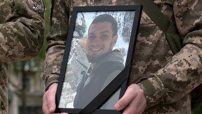 У Рівному попрощалися з Михайлом Цимбалюком та Віталієм Орлічем У Рівному попрощалися з Михайлом Цимбалюком та Віталієм Орлічем