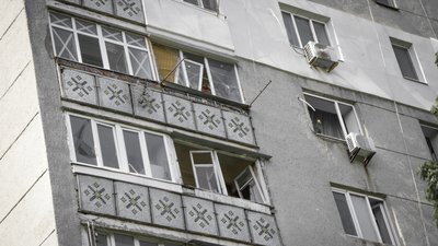 Чотири російські ракети влучили у фабрику меблів в Одесі. ФОТО Чотири російські ракети влучили у фабрику меблів в Одесі. ФОТО