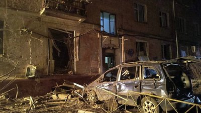 Російський БпЛА вибухнув біля багатоповерхівки у Чернігові: поранені троє людей
