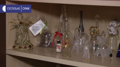 Колекціонує різноманітні дзвіночки. Ірина Колтакова із Глухова