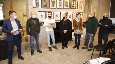 У Дніпрі відкрилася виставка, присвячена митцям дніпровського андеґраунду У Дніпрі відкрилася виставка, присвячена митцям дніпровського андеґраунду