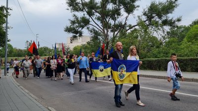 "Ми нагадуємо жителям, що у нас війна". У Кропивницькому відбулась Хода пам'яті "Ми нагадуємо жителям, що у нас війна". У Кропивницькому відбулась Хода пам'яті