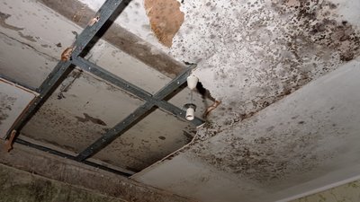 "Цей дитсадочок — біль для нас усіх": у Старому Салтові розбирають завали й шукають гроші на відновлення