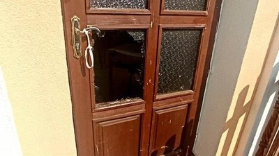 Двоє юнаків викрали гроші зі скриньки пожертв у церкві на Закарпатті Двоє юнаків викрали гроші зі скриньки пожертв у церкві на Закарпатті