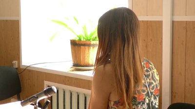Особисте зобов'язання. На Херсонщині обрали запобіжний захід 17-річній дівчині, яка зарізала вітчима Особисте зобов'язання. На Херсонщині обрали запобіжний захід 17-річній дівчині, яка зарізала вітчима