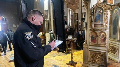 У підпалі храму в Сновську підозрюють 16-річного хлопця У підпалі храму в Сновську підозрюють 16-річного хлопця