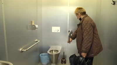 У Житомирі із 40 громадських туалетів для людей з інвалідністю пристосовані чотири