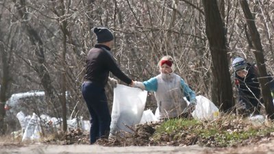 Збирали і сортували: на Черкащині пройшли змагання із плогінгу Збирали і сортували: на Черкащині пройшли змагання із плогінгу