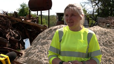 Волонтерка Ірина Пилипенко відбудовує зруйновану оселю в Новоселівці Волонтерка Ірина Пилипенко відбудовує зруйновану оселю в Новоселівці