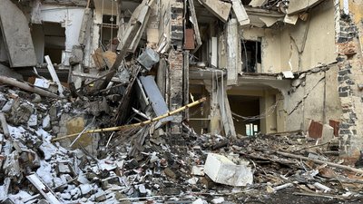 Зруйнований будинок роковини обстрілу будинку центр Краматорськ Донецька область Зруйнований будинок роковини обстрілу будинку центр Краматорськ Донецька область