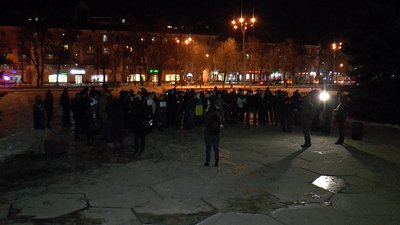 Люди, які прийшли на акцію підтримки Сергія Стерненка Люди, які прийшли на акцію підтримки Сергія Стерненка