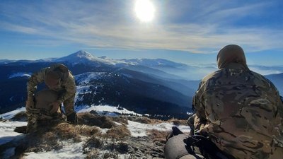 Курсанти Одеської військової академії тренуються в Карпатах Курсанти Одеської військової академії тренуються в Карпатах